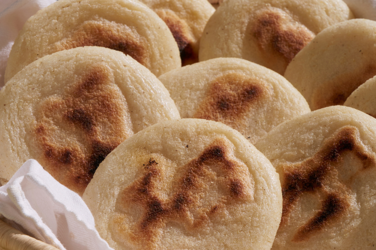 arepas venezolanas arraigo foundation mujeres tejedoras de la tradicion