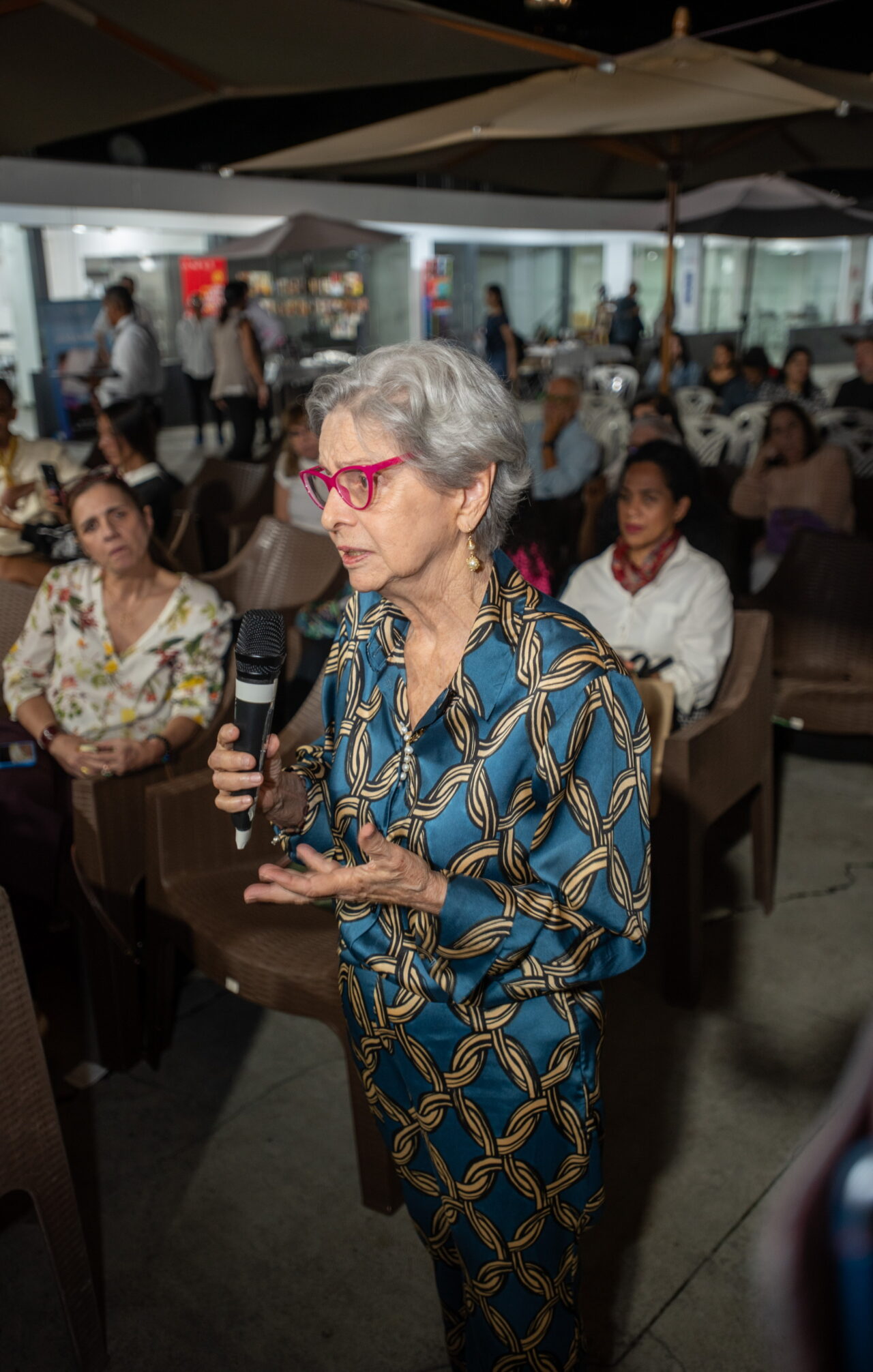 corina briceño una arepa hecha postal mariano moreno historia de la arepa arraigo foundation eventos de lanzamiento